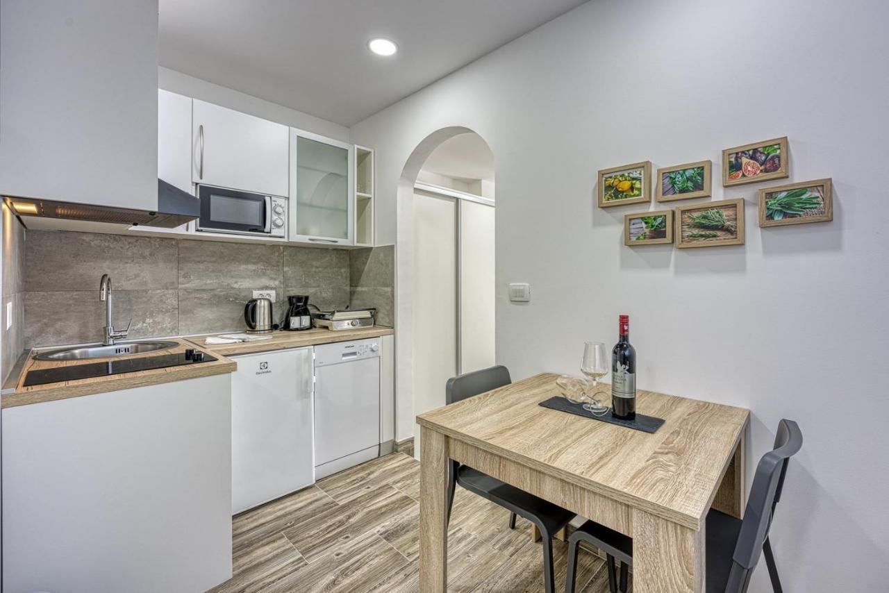 Apartments Claudio ポレッチ エクステリア 写真
